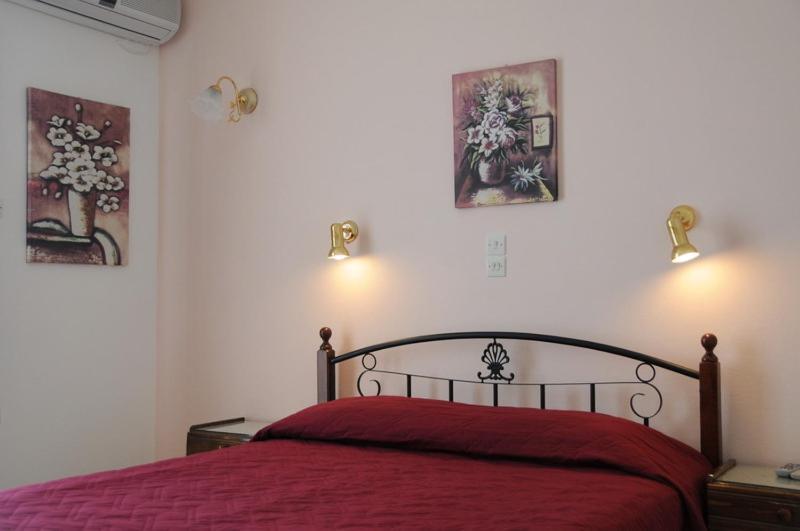 塞尼亚公寓酒店 Aegina 客房 照片